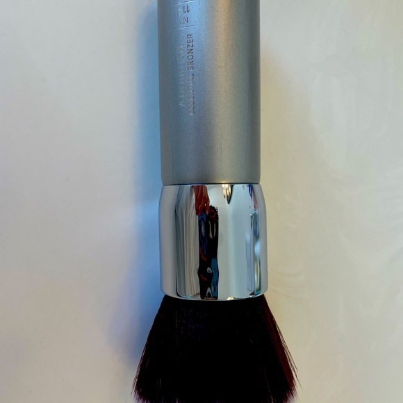 Airbrush Essential Bronzer Brush #114 - Picture 2 of 2